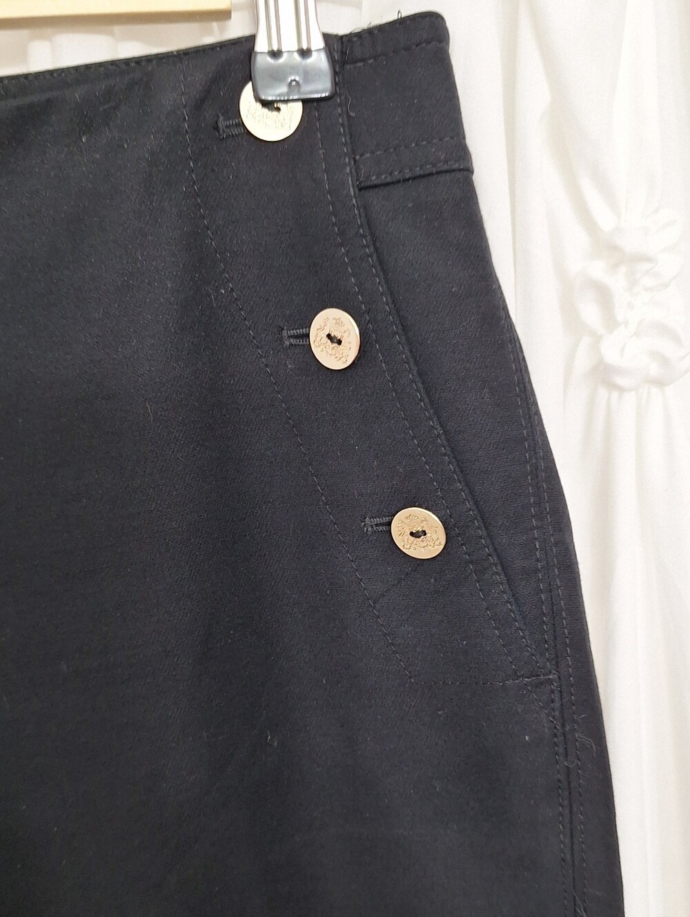 WHBM Flare Crop Pants - Picture 2 of 6